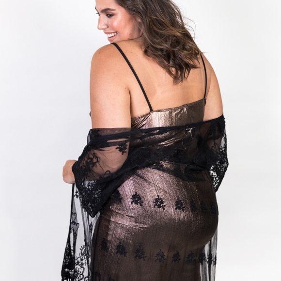 Plus Size Mesh Embroidered Cardigan - Picture 3 of 7